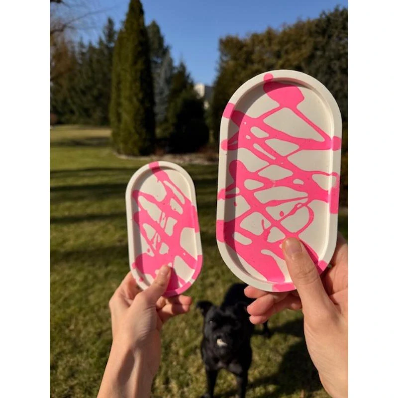 PINKY. Ovál