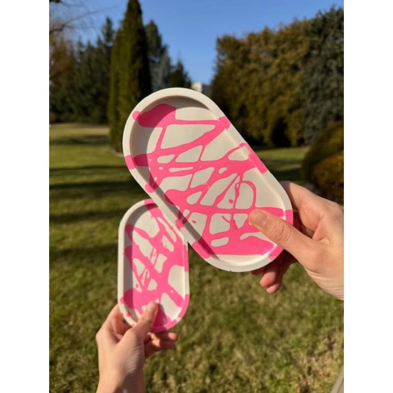 PINKY. Ovál